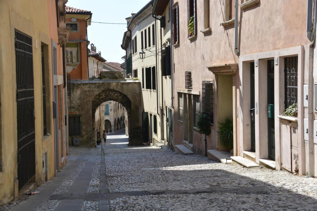 Accogliente Locale Con Terrazzo In Centro Storico Lejlighed Vittorio Veneto Eksteriør billede